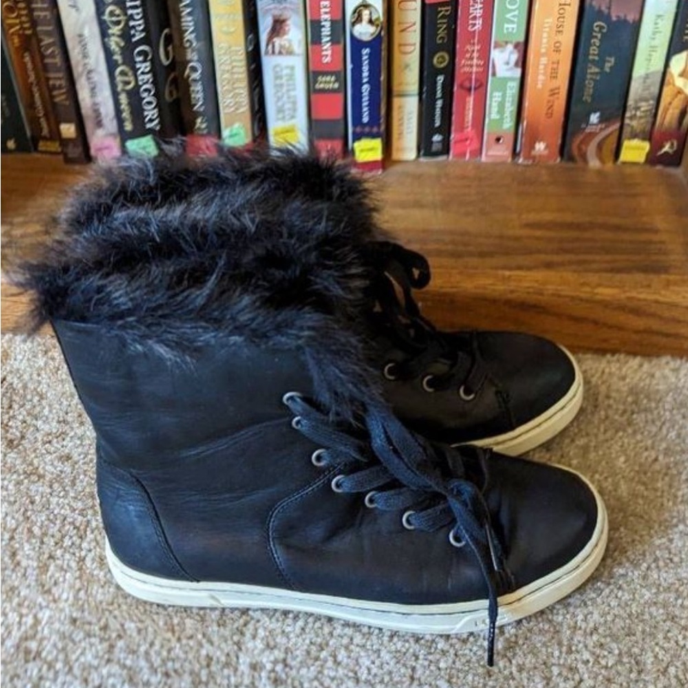 UGG black leather and genuine fur, lace up ankle boots.